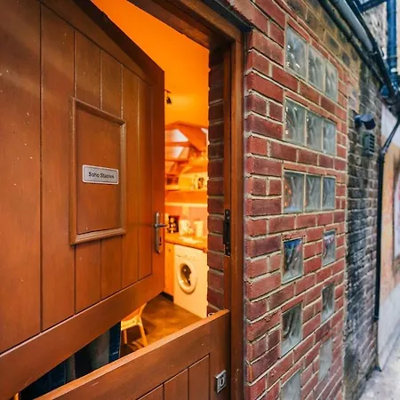 Apartamento Quirky And Cosy Soho Stables House Londres Exterior foto