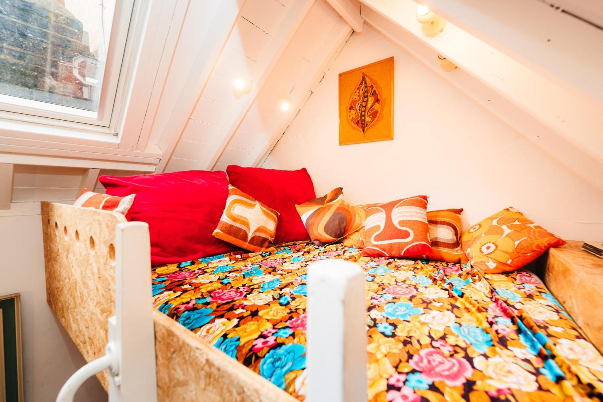 Апартаменты Quirky And Cosy Soho Stables House