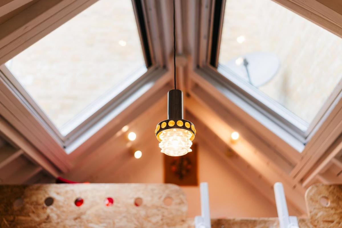 Quirky And Cosy Soho Stables House * Лондон