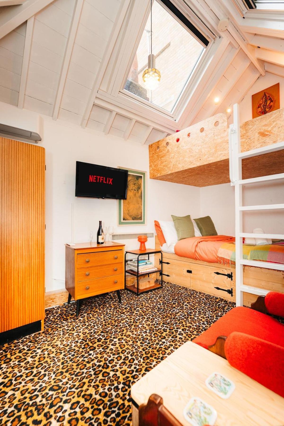 Quirky And Cosy Soho Stables House Апартаменты
